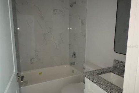 Immobilier commercial à vendre à Port Charlotte, Floride: 6 chambres, 227.98 m2 № 2329084 - photo 14