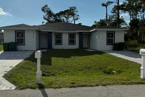 Immobilier commercial à vendre à Port Charlotte, Floride: 6 chambres, 227.98 m2 № 2329084 - photo 2