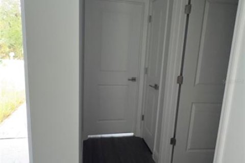 Immobilier commercial à vendre à Port Charlotte, Floride: 6 chambres, 227.98 m2 № 2329084 - photo 8