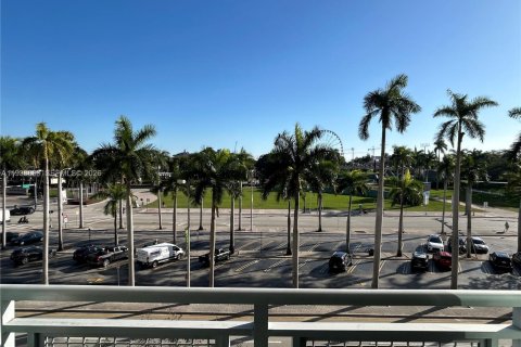 Снять в аренду кондоминиум в Майами, Флорида 47.01м2, № 1999695 - фото 8