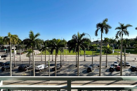 Снять в аренду кондоминиум в Майами, Флорида 47.01м2, № 1999695 - фото 11