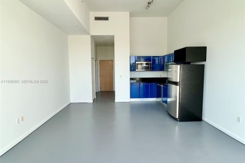 Снять в аренду кондоминиум в Майами, Флорида 47.01м2, № 1999695 - фото 3