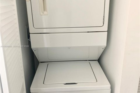 Снять в аренду кондоминиум в Майами, Флорида 47.01м2, № 1999695 - фото 13