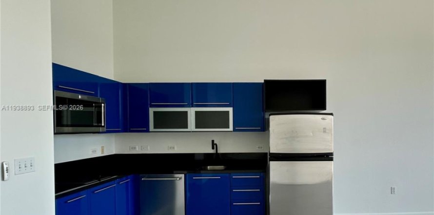 Студия в кондо в Майами, Флорида № 1999695