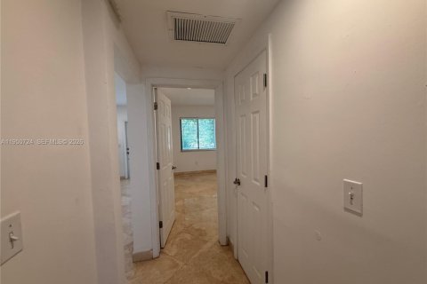 Снять в аренду кондоминиум в Майами-Бич, Флорида 2 спальни, 85.84м2, № 2006369 - фото 18