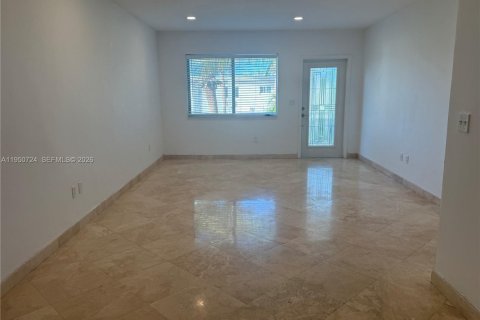 Снять в аренду кондоминиум в Майами-Бич, Флорида 2 спальни, 85.84м2, № 2006369 - фото 10