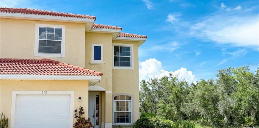 Adosado en Kissimmee, Florida 3 dormitorios, 136.38 m2 № 1873197