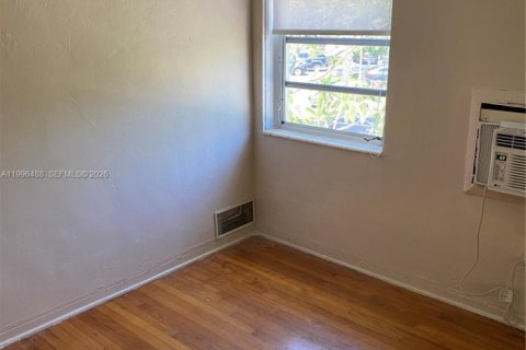 Condo in Coral Gables, Florida, 1 bedroom  № 2066223 - photo 28