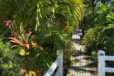 Condo in Coral Gables, Florida, 1 bedroom  № 2066223 - photo 4