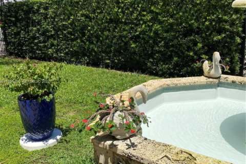 Condo in Coral Gables, Florida, 1 bedroom  № 2066223 - photo 10