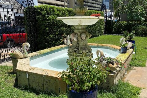 Condo in Coral Gables, Florida, 1 bedroom  № 2066223 - photo 8