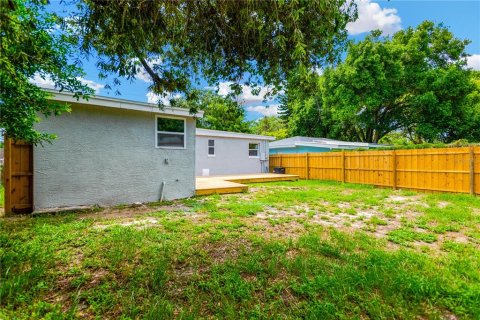 House in Clearwater, Florida 3 bedrooms, 92.62 sq.m. № 2210524 - photo 24