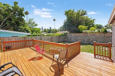 House in Clearwater, Florida 3 bedrooms, 92.62 sq.m. № 2210524 - photo 22