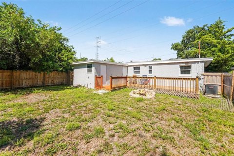 House in Clearwater, Florida 3 bedrooms, 92.62 sq.m. № 2210524 - photo 25