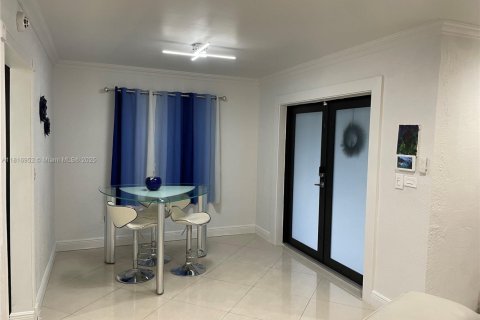 House in Miami Gardens, Florida 3 bedrooms, 126.72 sq.m. № 1775903 - photo 7