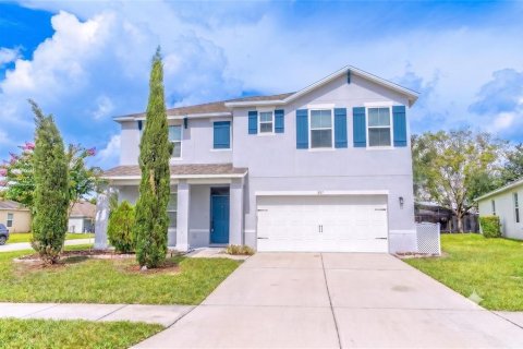 House in Haines City, Florida 5 bedrooms, 243.03 sq.m. № 2199961 - photo 2