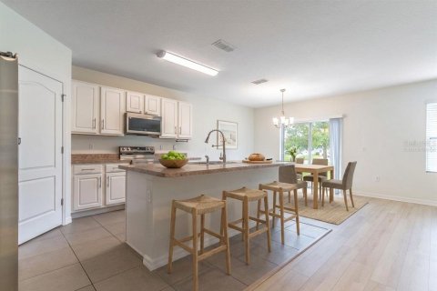 House in Haines City, Florida 5 bedrooms, 243.03 sq.m. № 2199961 - photo 18