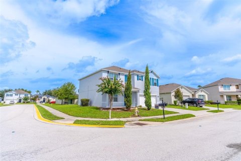 House in Haines City, Florida 5 bedrooms, 243.03 sq.m. № 2199961 - photo 6