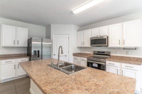 House in Haines City, Florida 5 bedrooms, 243.03 sq.m. № 2199961 - photo 21
