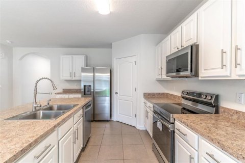 House in Haines City, Florida 5 bedrooms, 243.03 sq.m. № 2199961 - photo 24