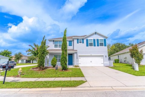 House in Haines City, Florida 5 bedrooms, 243.03 sq.m. № 2199961 - photo 4