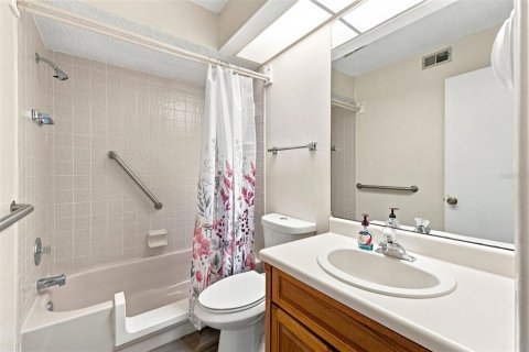 Condo in Weeki Wachee, Florida, 1 bedroom № 2258342 - photo 13