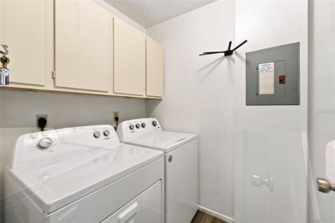 Condo in Weeki Wachee, Florida, 1 bedroom № 2258342 - photo 14