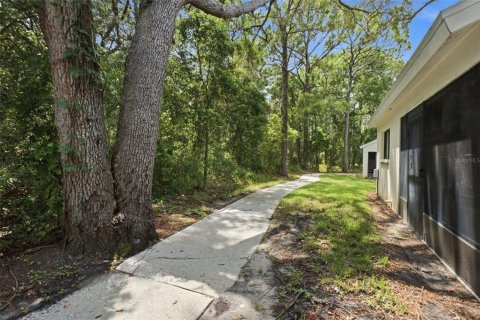 Condo in Weeki Wachee, Florida, 1 bedroom № 2258342 - photo 9