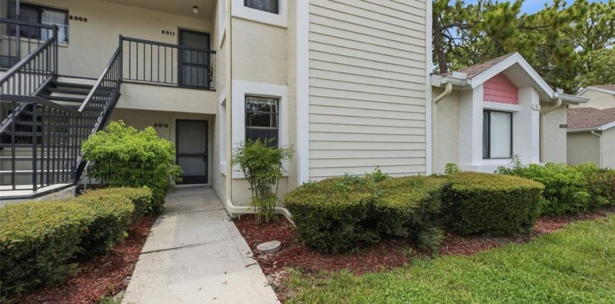 Condo in Weeki Wachee, Florida, 1 bedroom № 2258342