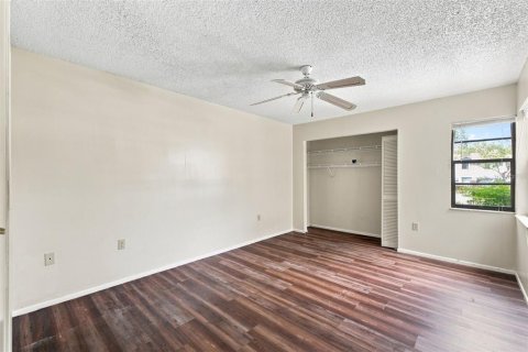 Condo in Weeki Wachee, Florida, 1 bedroom № 2258342 - photo 12