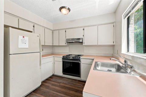 Condo in Weeki Wachee, Florida, 1 bedroom № 2258342 - photo 5