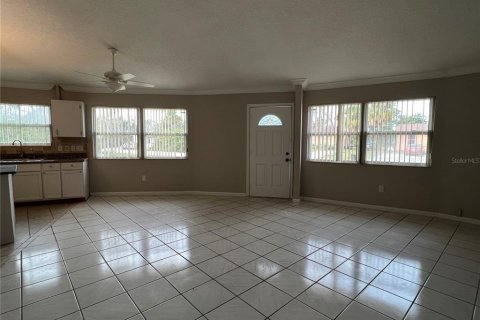 Immobilier commercial à vendre à Port Charlotte, Floride: 4 chambres, 187.66 m2 № 2150759 - photo 23
