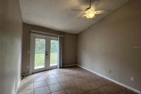 Immobilier commercial à vendre à Port Charlotte, Floride: 4 chambres, 187.66 m2 № 2150759 - photo 7
