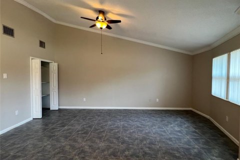 Immobilier commercial à vendre à Port Charlotte, Floride: 4 chambres, 187.66 m2 № 2150759 - photo 12
