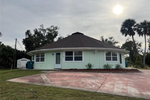 Immobilier commercial à vendre à Port Charlotte, Floride: 4 chambres, 187.66 m2 № 2150759 - photo 2