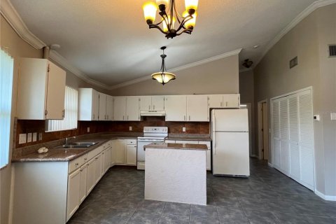 Immobilier commercial à vendre à Port Charlotte, Floride: 4 chambres, 187.66 m2 № 2150759 - photo 14