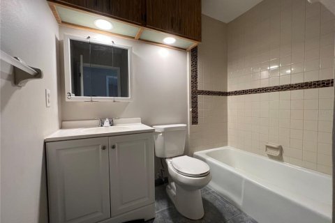 Immobilier commercial à vendre à Port Charlotte, Floride: 4 chambres, 187.66 m2 № 2150759 - photo 4