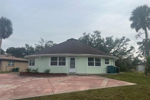 Immobilier commercial à vendre à Port Charlotte, Floride: 4 chambres, 187.66 m2 № 2150759 - photo 3