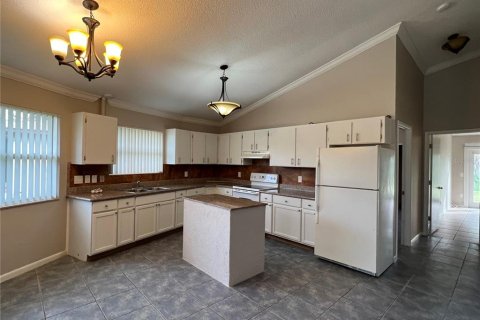 Immobilier commercial à vendre à Port Charlotte, Floride: 4 chambres, 187.66 m2 № 2150759 - photo 10