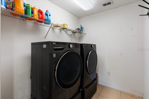 Casa en venta en Kissimmee, Florida, 4 dormitorios, 261.43 m2 № 2339084 - foto 20
