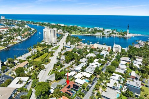 Propiedad comercial en Pompano Beach, Florida 374.58 m2 № 2042669