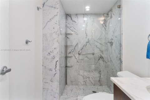 Купить кондоминиум в Майами-Бич, Флорида 1 спальня, 84.73м2, № 1963986 - фото 24