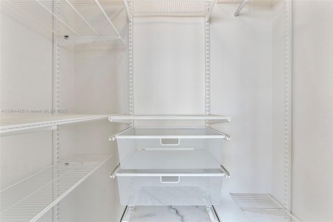 Купить кондоминиум в Майами-Бич, Флорида 1 спальня, 84.73м2, № 1963986 - фото 18