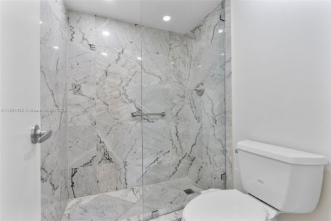 Купить кондоминиум в Майами-Бич, Флорида 1 спальня, 84.73м2, № 1963986 - фото 30