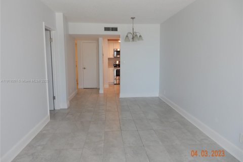 Apartamento en alquiler en Hollywood, Florida, 1 dormitorio, 61.32 m2 № 1974534 - foto 14