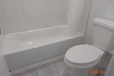 Apartamento en alquiler en Hollywood, Florida, 1 dormitorio, 61.32 m2 № 1974534 - foto 6