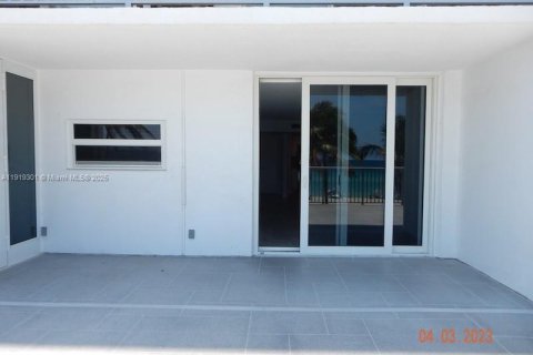 Apartamento en alquiler en Hollywood, Florida, 1 dormitorio, 61.32 m2 № 1974534 - foto 10
