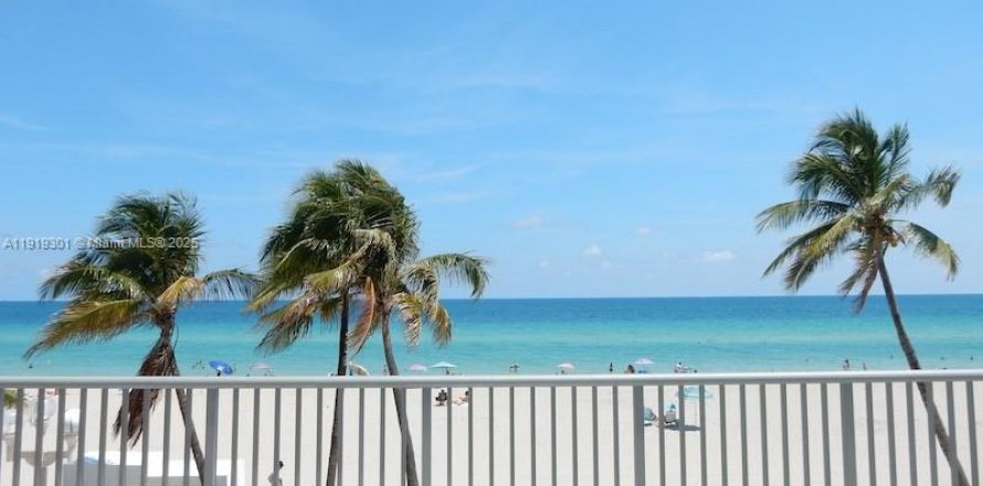 Apartamento en Hollywood, Florida 1 dormitorio, 61.32 m2 № 1974534