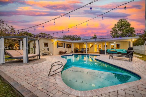 Villa ou maison à vendre à Coral Springs, Floride: 4 chambres, 195.28 m2 № 2028259 - photo 4