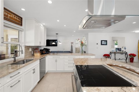 Villa ou maison à vendre à Coral Springs, Floride: 4 chambres, 195.28 m2 № 2028259 - photo 20